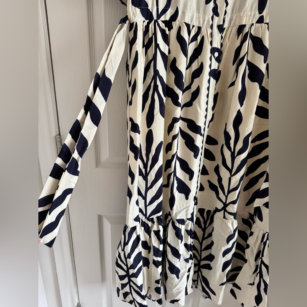 Entro Navy Leaf Print Midi Dress - Picture 6 of 8
